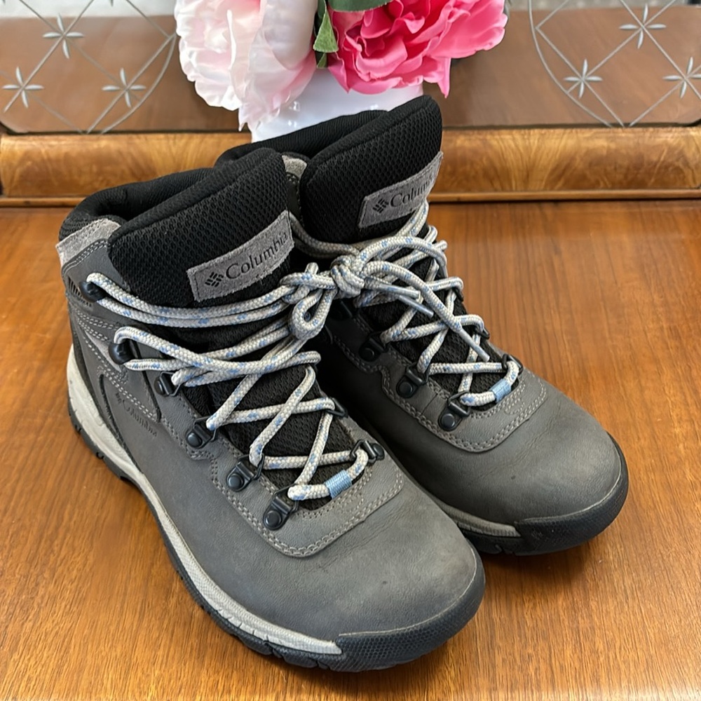 Columbia Newton Ridge Hiking Boot - Women's 7.5